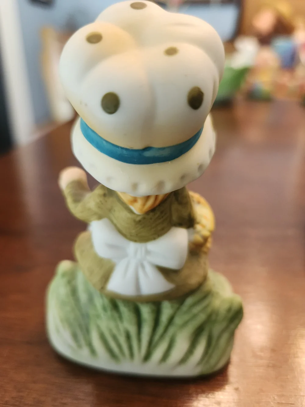 Homco Porcelain Girl Figurine in Green, Blue and White